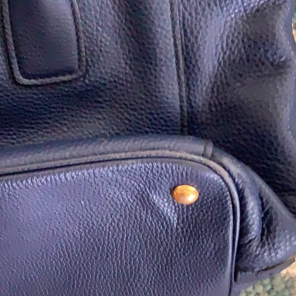 Prada Vitelli Daino leather bag with side zippers - Picture 8 of 10